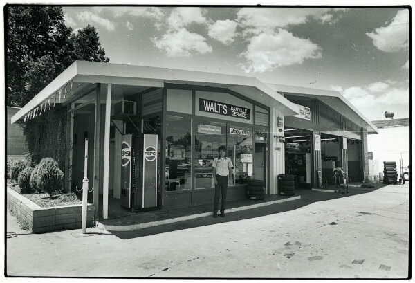 Outside garage - Walt's Danville Service